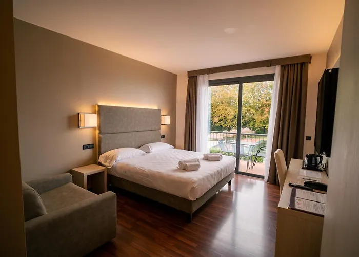 Yachting Hotel Mistral